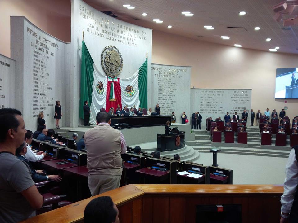 El Congreso de Veracruz rindió homenaje al Ejército. 