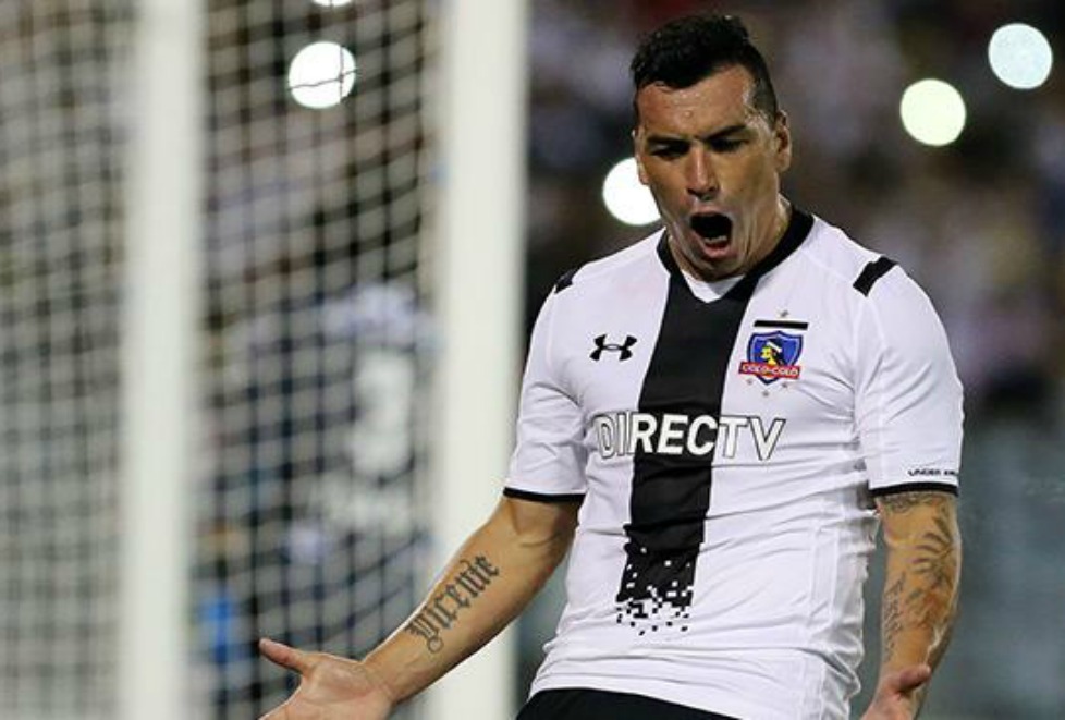 Esteban Paredes delantero del Colo Colo.