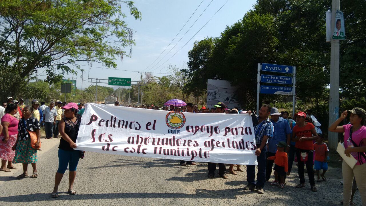 Los manifestantes tienen cerrada desde hace 11 horas la carretera