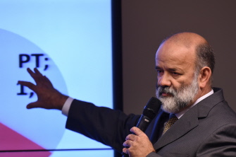 El tesorero del PT, Joao Vaccari Neto, durante su comparecencia hoy ante la comisión especial sobre Petrobras del Congreso de Brasil