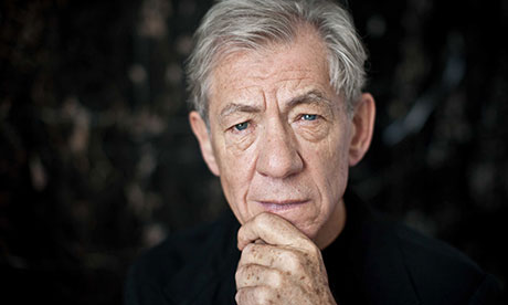 Ian McKellen será el Reloj Din Dong.