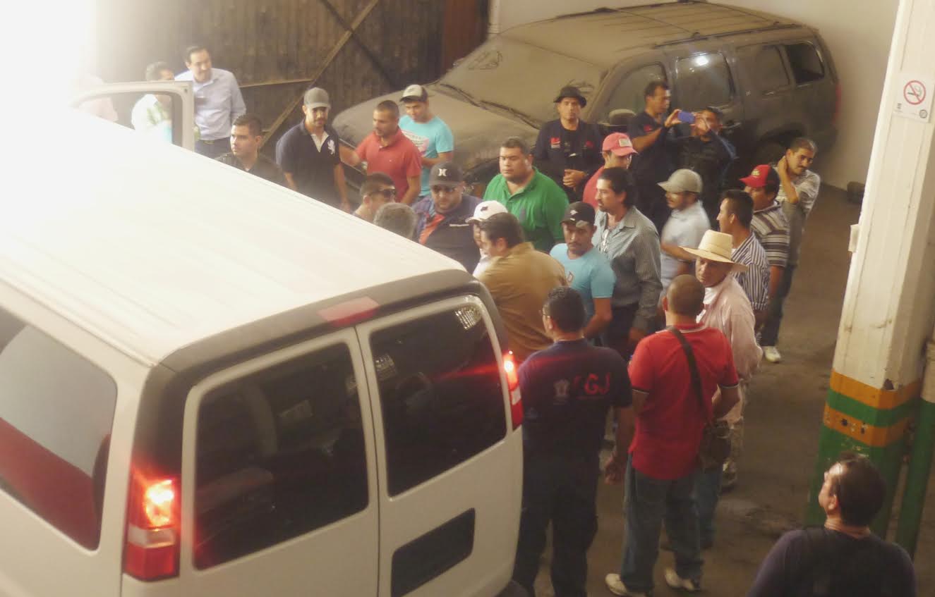 Los 13 hombres de "El Americano" se entregaron voluntariamente ante las autoridades.