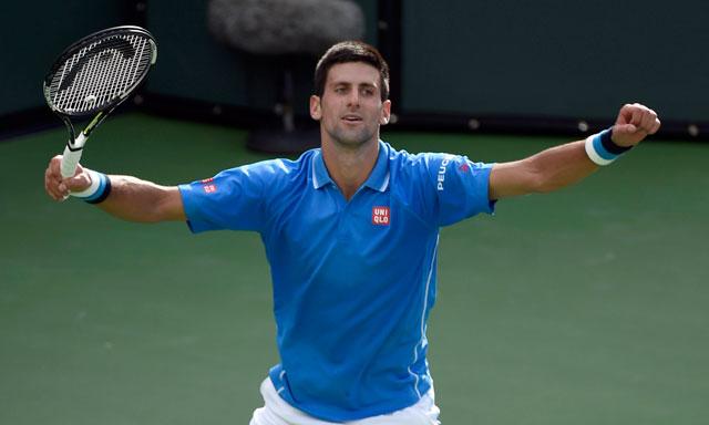 El serbio Novak Djokovic, festeja triunfo 
