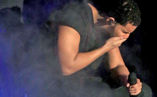 Ésta fue la reacción de Drake, tras recibir el beso de Madonna. 