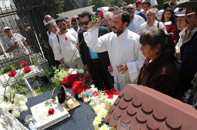 La misa del actor en el Panteón Jardín de la Ciudad de México. 