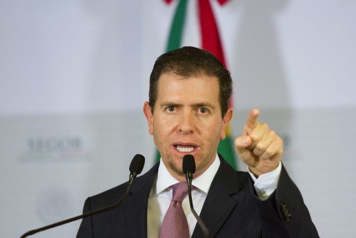 Alfredo Castillo. 