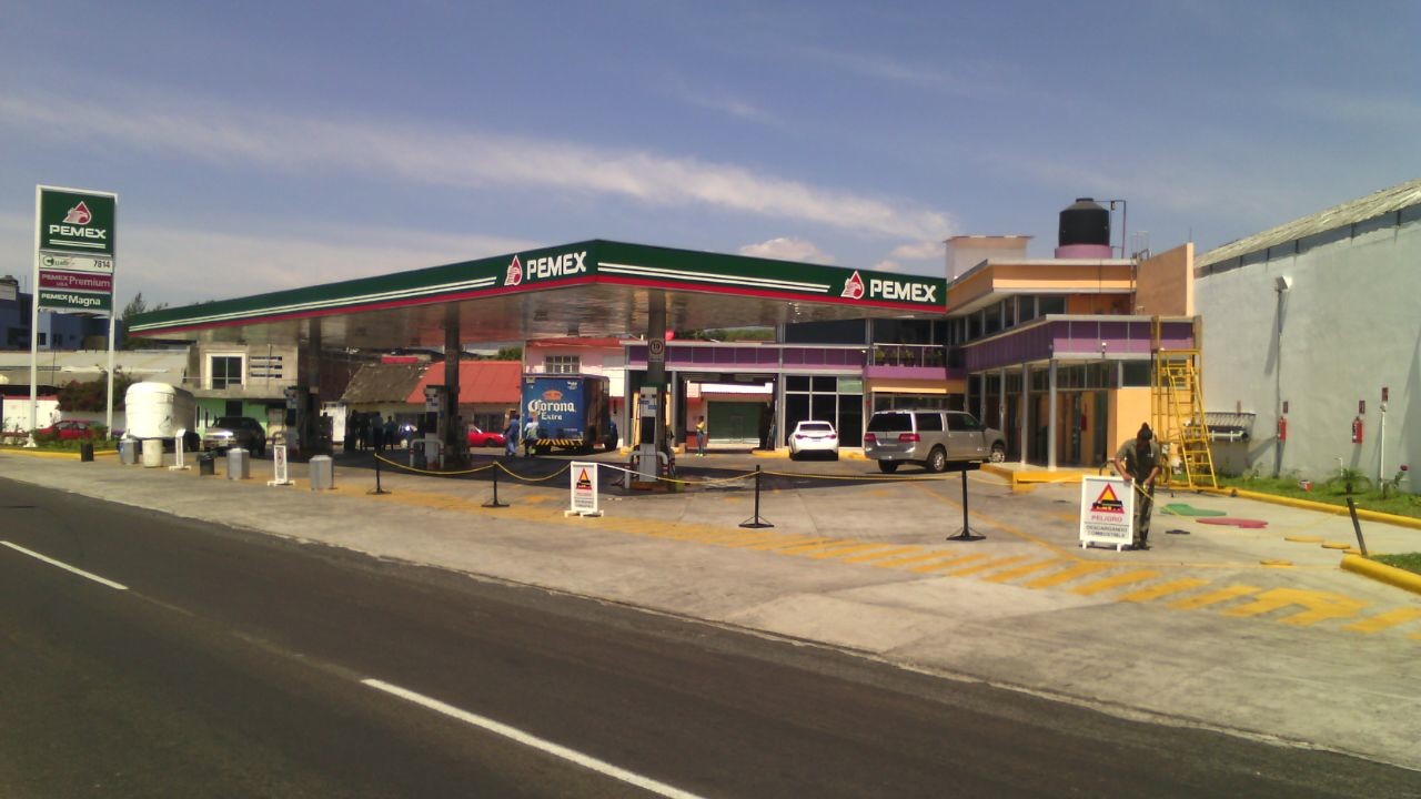 Ahora, gasolineros cerraron. 