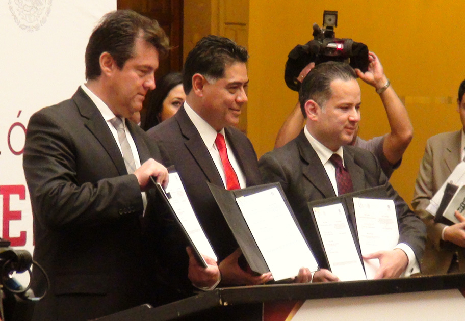 Firman convenio de colaboración en Durango.