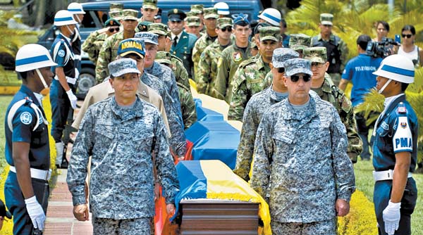 Con honores militares se despidió ayer a los 11 militares muertos por la guerrilla en el departamento suroriental del Cauca.
