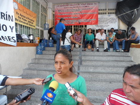 Los trabajadores del TSJ no pagó a 350 empleados.