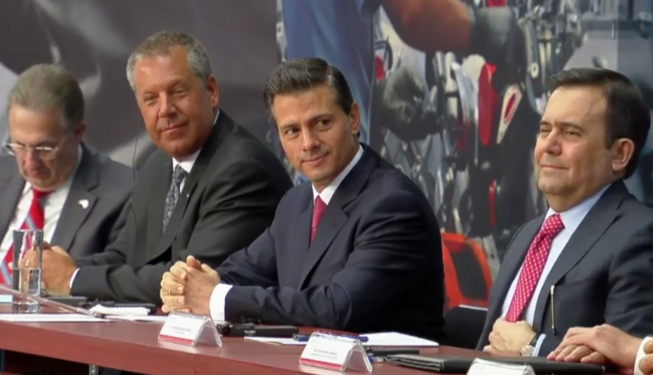 El presidente Enrique Peña Nieto en el anuncio de inversión de los proyectos de motores y transmisiones de Ford Motor Company.