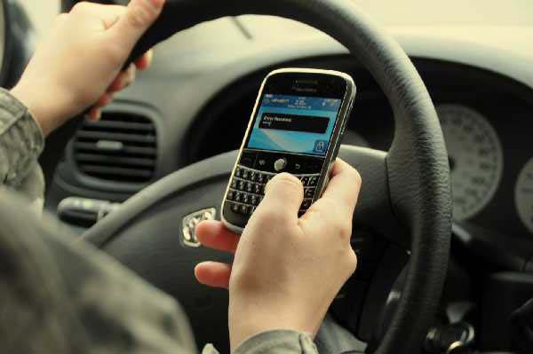 El costo por cometer esta infracción va de 68 a 350 pesos, de acuerdo a la Ley de Movilidad.
