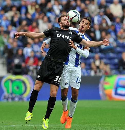 Diego Reyes fue titular y capitán en la victoria del Porto 