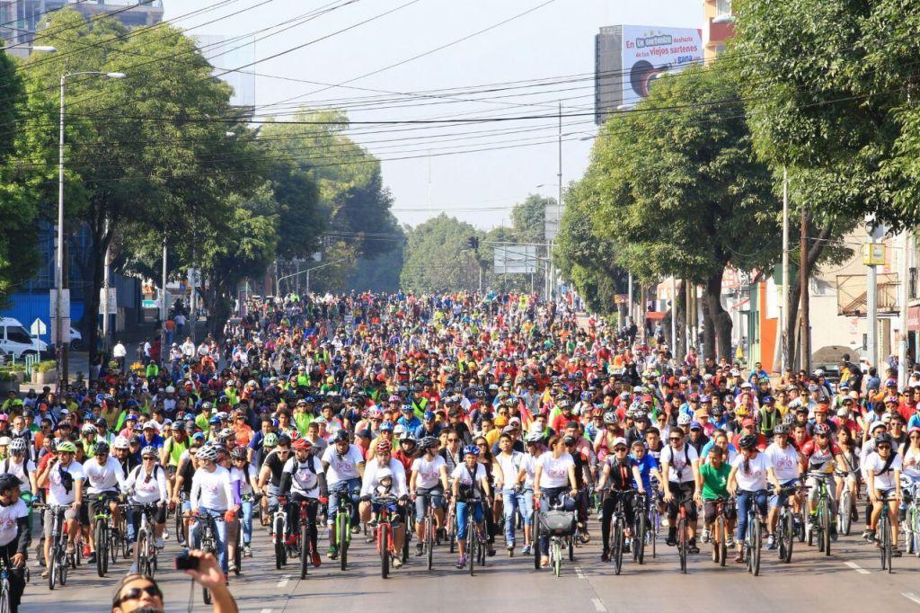 Más de ocho mil 300 personas participaron en la segunda rodada ciclista por el Día Mundial de la Bicicleta.