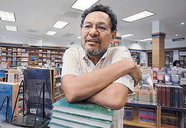 Élmer Mendoza hablará del al autor de "Palinuro" y "Noticias del Imperio".