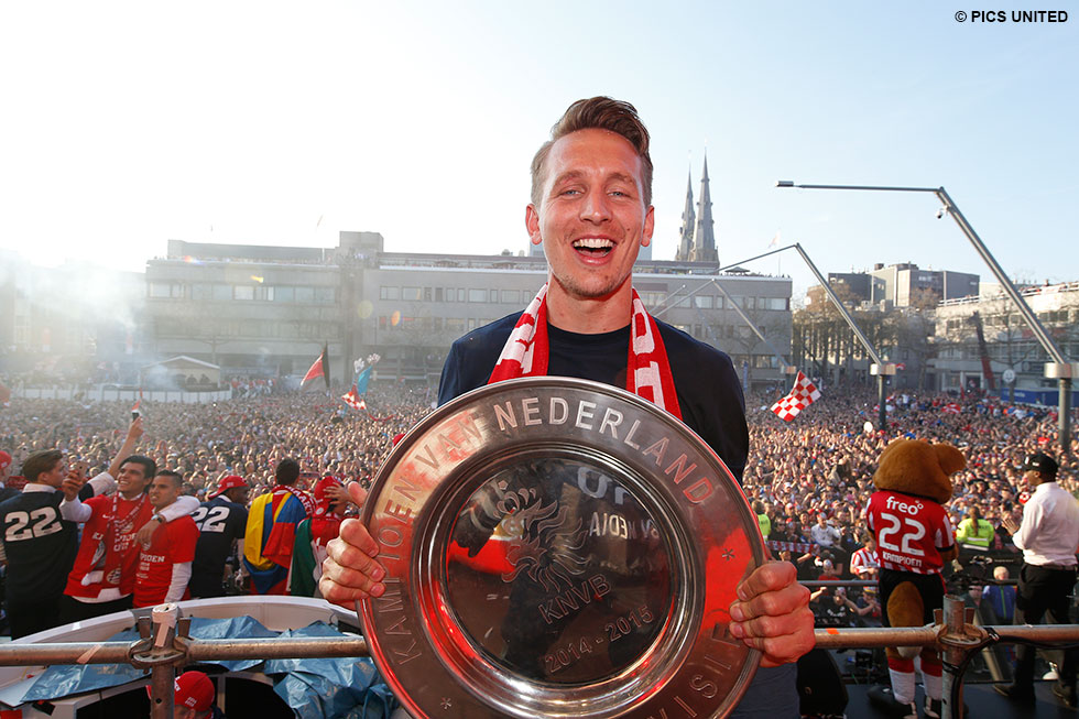 Los jugadores del PSV celebraron con sus aficionados 
