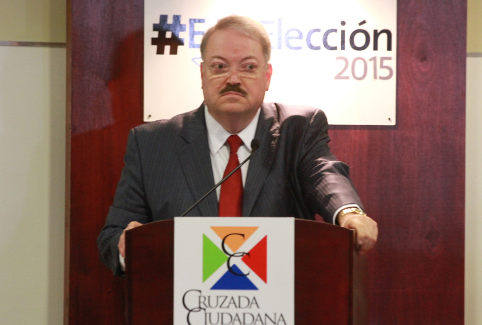 El candidato de Cruzada Ciudadana, Luis Servando Farías González, dijo que reduciría las tarifas del Metro y realizaría una inversión de 15 mil millon