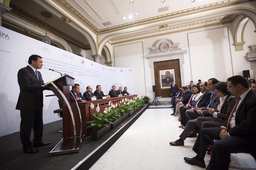 El titular de la Segob, Osorio Chong, dijo que las instituciones de seguridad federales llevan a cabo una importante labor de apoyo a la población en 