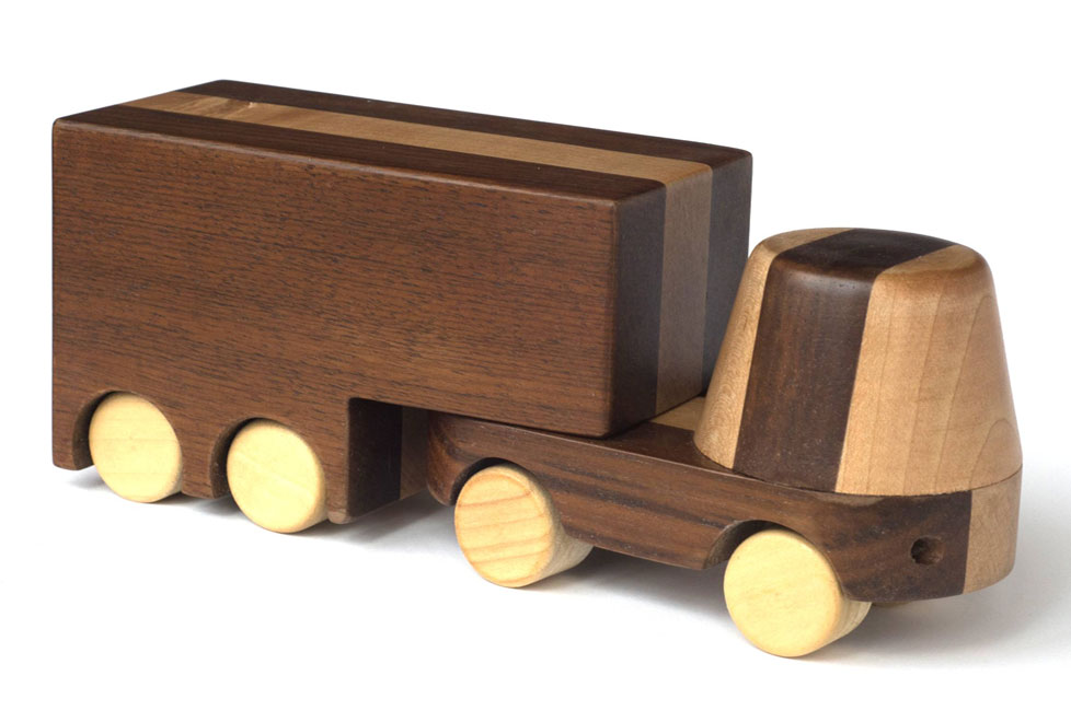 Merma. Es cierto que hoy en día los niños que juegan con los tres carritos de la colección Merma no conocen su significado, pero mañana sí lo harán.Ta