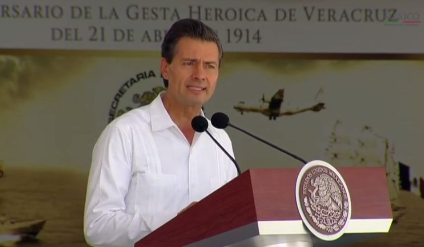 El presidente Enrique Peña Nieto en la ceremonia de jura de bandera de los cadetes de 1er. año generación 2014-2019 de la Heroica Escuela Naval Milita