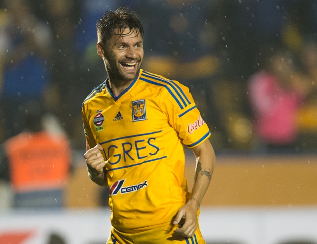 Rafael Sóbis, delantero de Tigres 