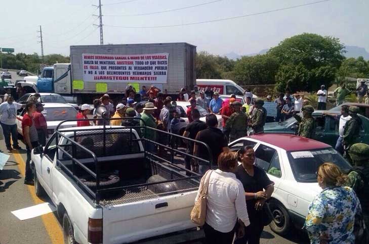 Afirmaron que los bloqueos carreteros serán constantes hasta que no haya una respuesta favorable a las peticiones.