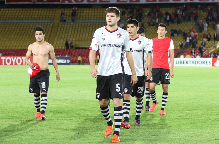 Los jugadores de Atlas salieron cabizbajos por la derrota