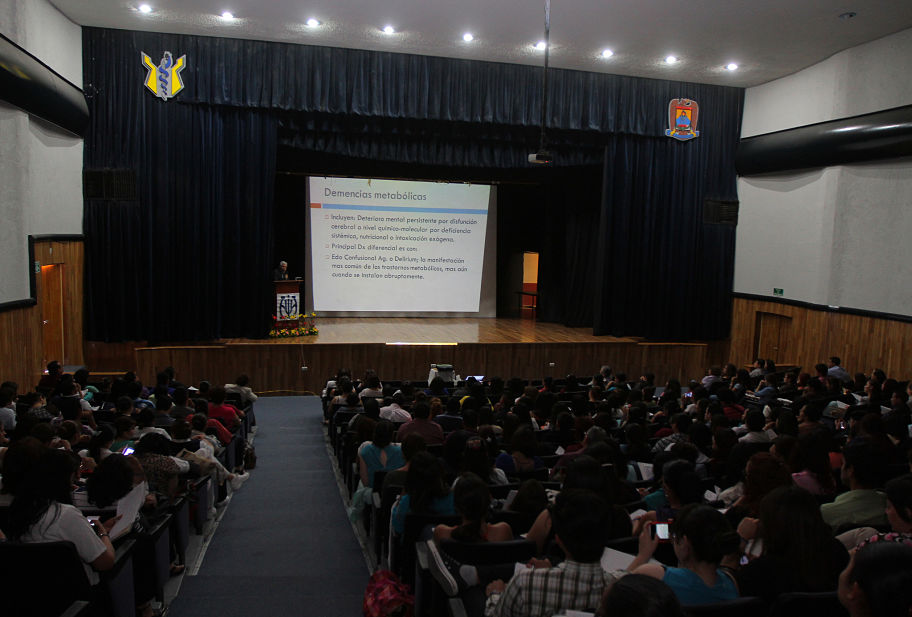 La ceremonia protocolaria tuvo lugar esta mañana, en el auditorio de la Facultad de Medicina.