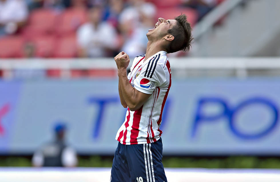 Isaac Brizuela, volante de Chivas