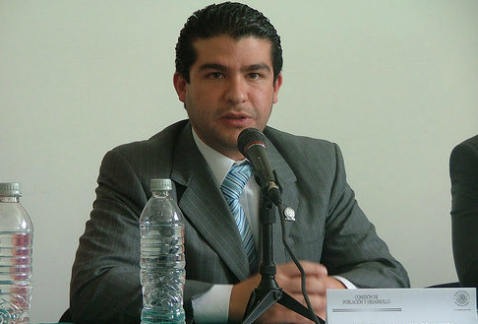 Mauricio Tabe, presidente del PAN en el Distrito Federal, consideró que de prosperar la reforma política en el DF, el constituyente que elaborará la c