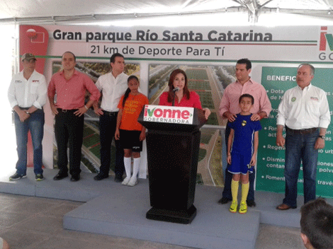 La candidata a la gubernatura realizó el anuncio junto con aspirantes de Alianza por tu Seguridad a las alcaldías de Guadalupe, Monterrey y San Pedro.