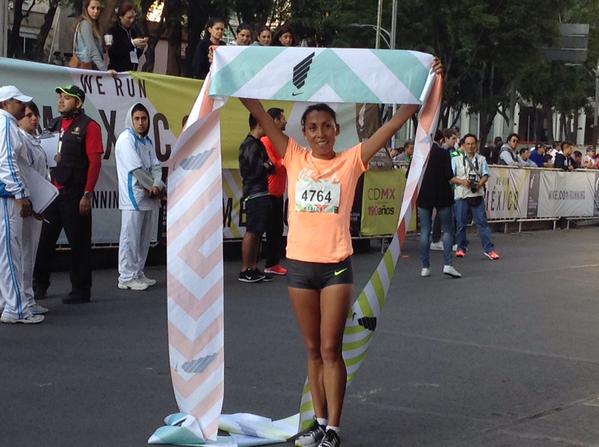 Karina Pérez, ganadora del medio maratón nike para la mujer, Ciudad de México 