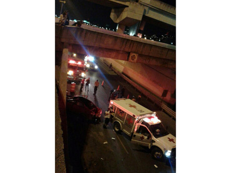 El accidente fue reportado alrededor de las 21:15 del domingo. 