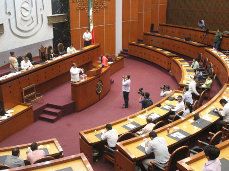 En la sesión de hoy en el Congreso de Guerrero, diputados determinaron que Rogelio Ortega sea gobernador sustituto. 