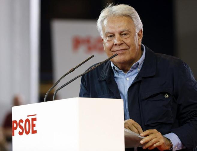 El ex presidente del gobierno español, Felipe González, en un acto público de su partido, el PSOE