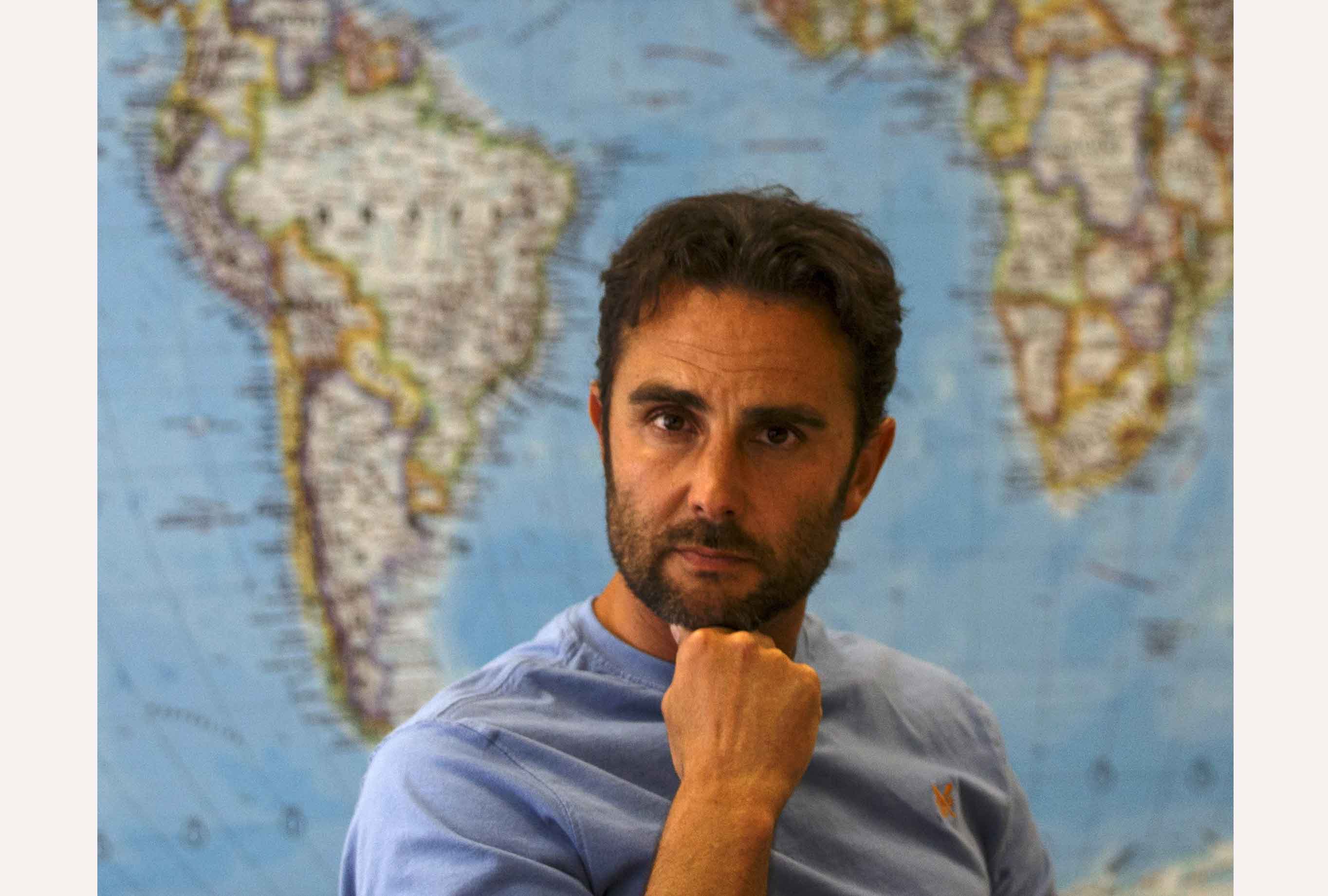 "La mayor parte de lo que imaginas es verdad. No tengo una residencia fija. No confío mucho en la tecnología de comunicación", dice Hervé Falciani