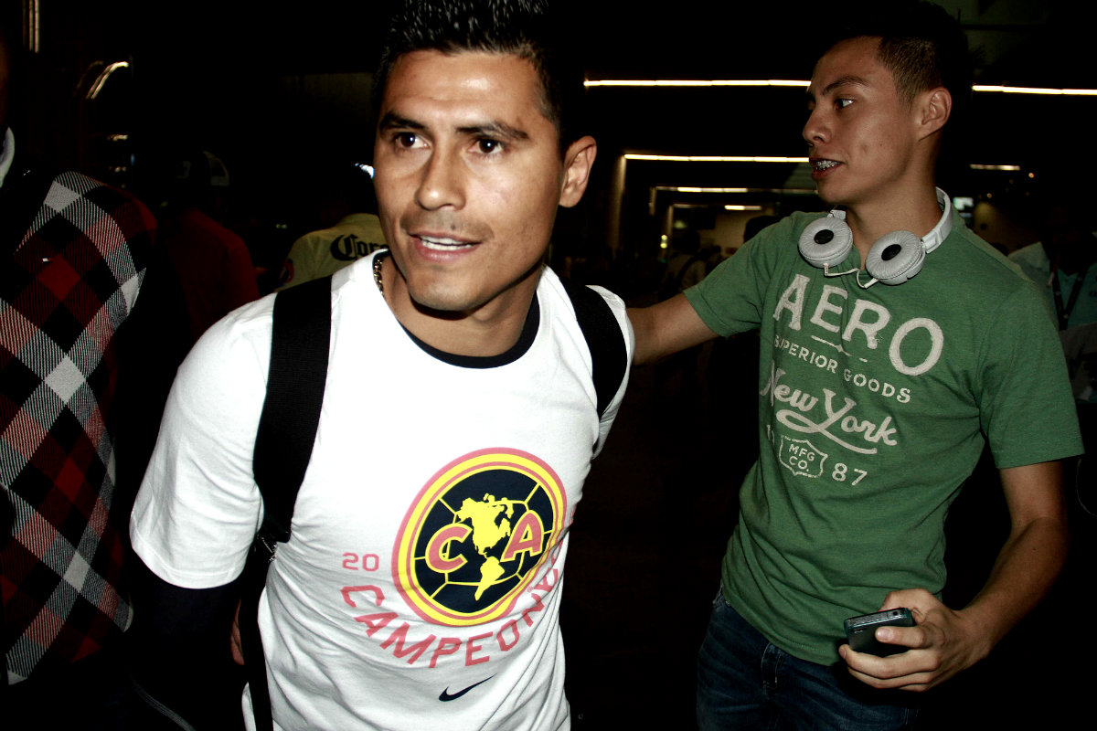 Osvaldo Martínez en su llegada al Aeropuerto