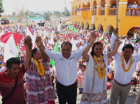 El candidato priista, Héctor Astudillo Flores recorrió los municipios amuzgos y mixtecos de Xochistlahuaca, Tlacochistlahuaca e Igualapa.