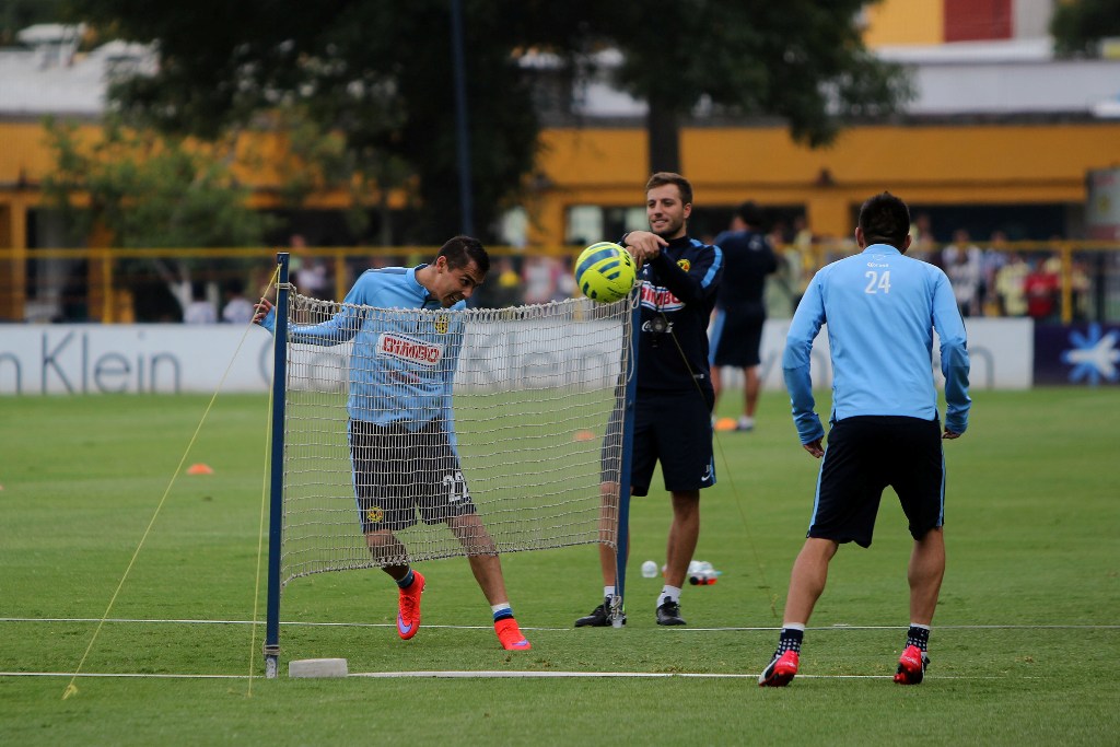 Jugadores del América en la práctica de Coapa 