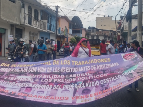 La protesta comenzó a las 12:00 horas del viernes 1 de mayo en la estatua del caballito.