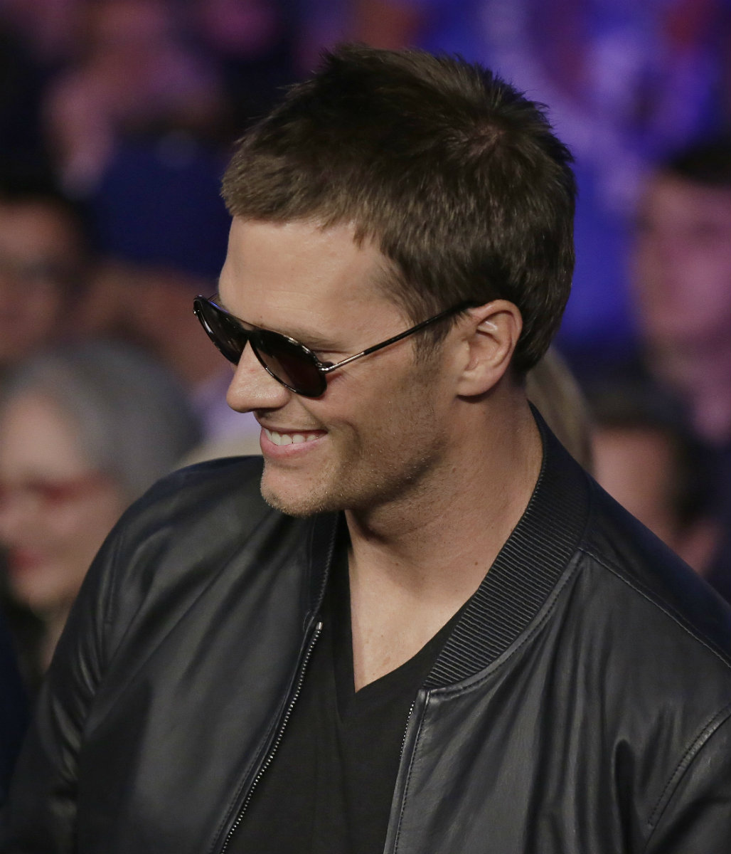 Tom Brady, QB de Patriotas, llegó a Las Vegas; más temprano estuvo en el Kentucky Derby