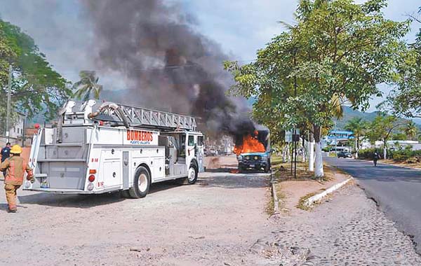 El ataque a dos camiones de una cremería y a este mismo negocio ocurrió alrededor de las 17:00 horas de ayer.