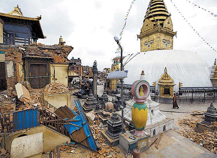 El monasterio y santuario de Swayambhunath, de los más dañados.