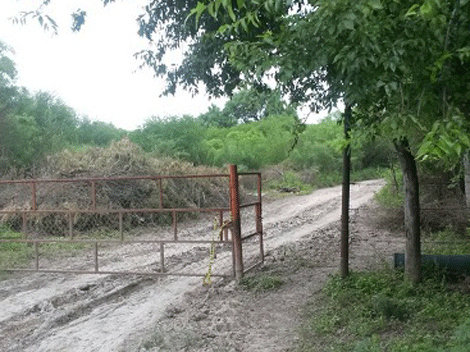Las fosas estaban en el rancho Las Aves, ubicado a 11 kilómetros de la carretera Colombia por la brecha conocida como "la 35".