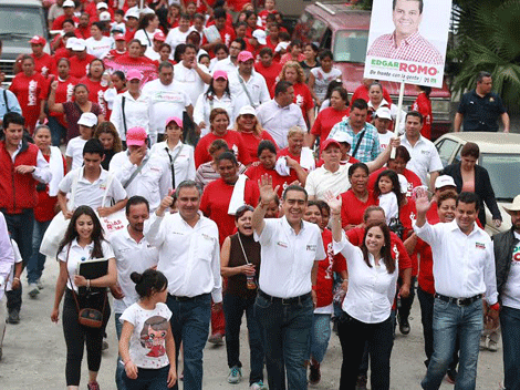 Ivonne Álvarez se reunió con vecinos del municipio de Juárez.