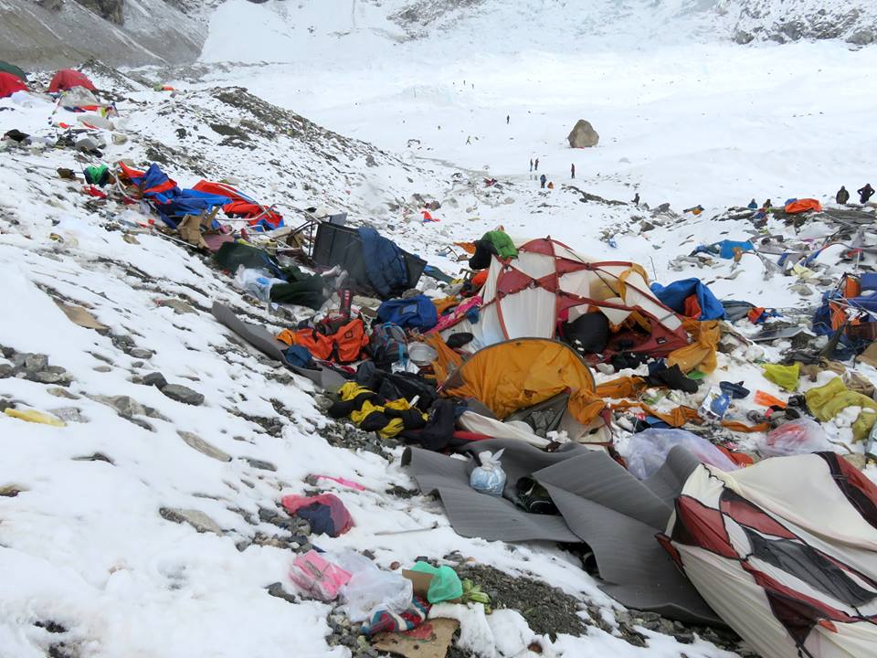 El campamento base del Everest sufrió grandes daños tras el sismo en Nepal.