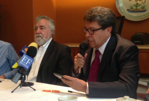 El senador y ex jefe de Gobierno capitalino interino Alejandro Encinas ofreció su apoyo a Ricardo Monreal, candidato de Morena a jefe delegacional en 