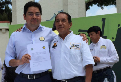 Los candidatos perredistas Alejandro Fernández, quien busca una diputación local, y José Luis Muñoz Soria, quien pretende la titularidad en Cuauhtémoc