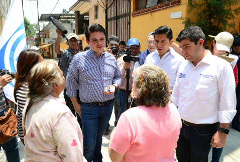 En campaña, panistas hicieron un recorrido por la colonia Lomas de los Ángeles Tetelpan, en la delegación Álvaro Obregón.