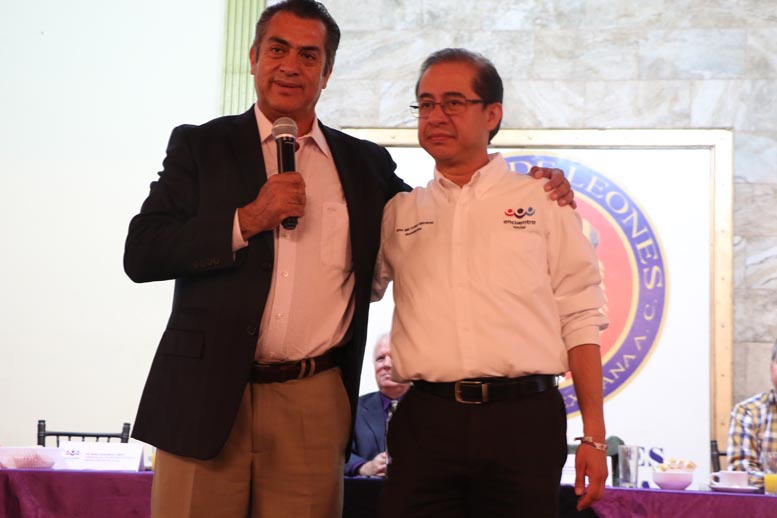 El abanderado a la gubernatura y el dirigente partidista. 
